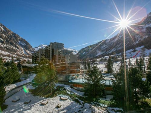 Val d'Isère - La Daille : Appartement 3 pièces cabine, 6 pers, skis aux pieds, balcon, parking inclus