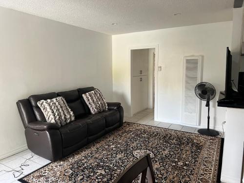 Lovely Berryman Ave Apartment