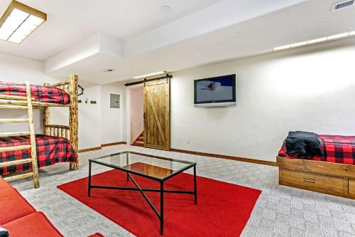 Ένα ή περισσότερα κρεβάτια σε δωμάτιο στο Eagle Drive 925E