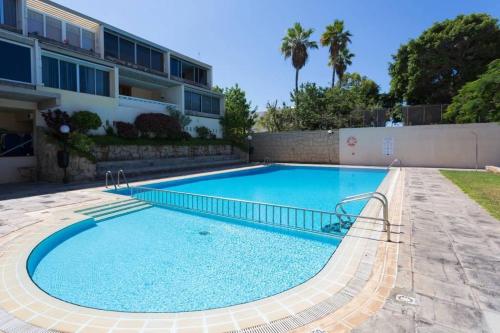 Modern 2 bed penthouse Américas centre of town with a pool and ocean views