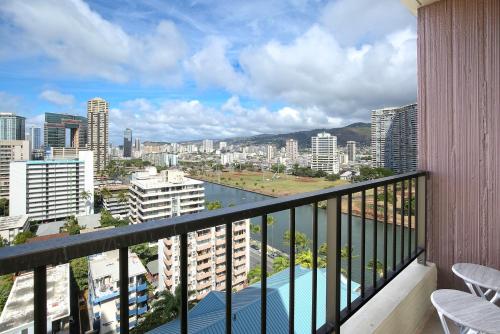 Oahu Royal Garden at Waikiki 1711 condo_3