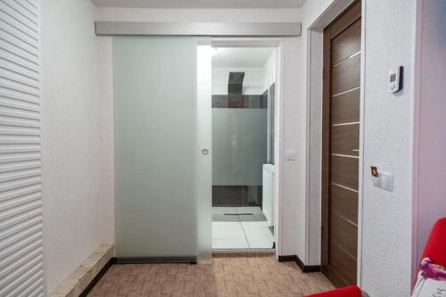 Et badeværelse på Pensiunea Sky