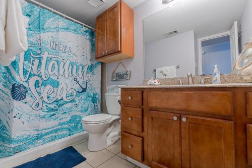 Koupelna v ubytování Octopus Gardens Private Boardwalk to the Beach Great Gulf views