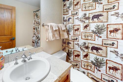 Ванная комната в Antlers Gulch Townhomes #71