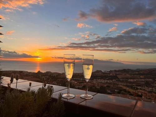 Apartamento con piscina climatizada y vistas