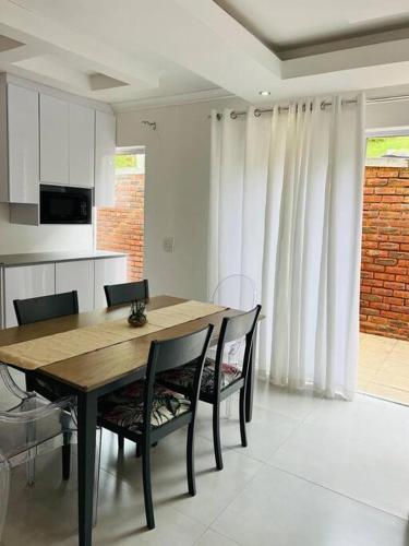 Η κουζίνα ή μικρή κουζίνα στο Villa Le Rosa Unit 2