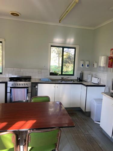 Η κουζίνα ή μικρή κουζίνα στο BIG4 Breeze Holiday Parks - Eildon