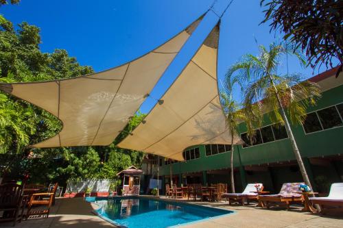 Bazén v ubytování Hideaway Hotel nebo v jeho okolí
