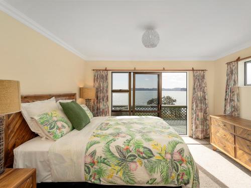 Postel nebo postele na pokoji v ubytování Buffalo Hill - Whitianga Holiday Home