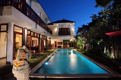 Kolam renang di atau dekat dengan Villa Khaleesi