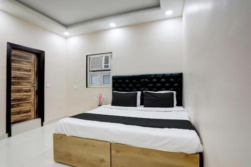 Ein Bett oder Betten in einem Zimmer der Unterkunft Flagship The Bed Box