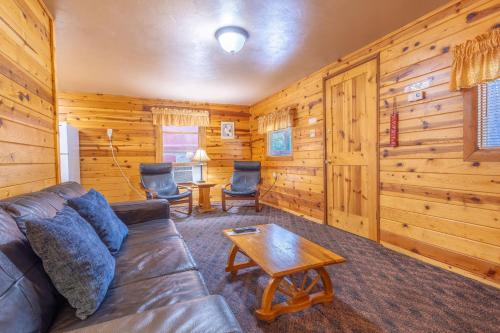 Ruidoso Lodge Cabin # 2 – Photos 5