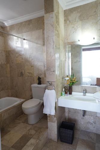 Koupelna v ubytování Guildwood Villa Bali