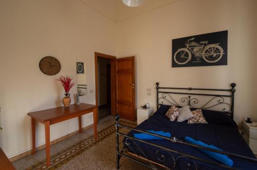 Ένα ή περισσότερα κρεβάτια σε δωμάτιο στο Bonanno Street Tower free parking