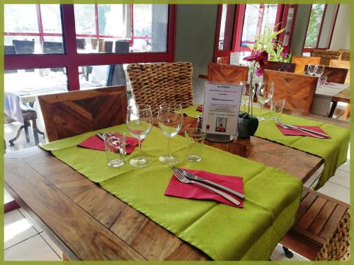 Nápoje v ubytování Hôtel du Parc Limoges & Restaurant "Le temps d'une pause"