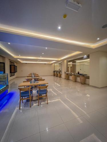 Ресторан / где поесть в Season Inn Hotel_Bald Sayt