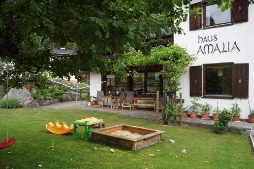 Κήπος έξω από το Haus Amalia