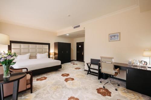 Cama o camas de una habitación en Paris Hotel Yerevan