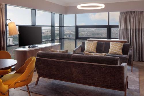 Televisyen dan/atau pusat hiburan di Hilton Belfast