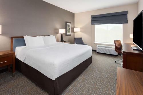 Hampton Inn by Hilton Nashville Airport Century Place Image