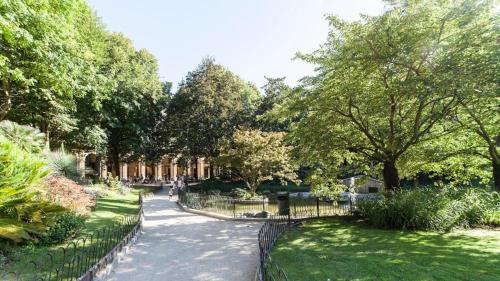 Central Luxury Boutiques I - SSHousing