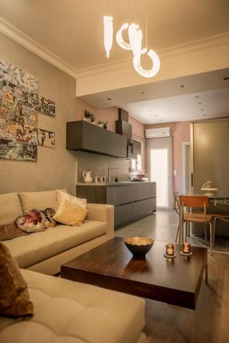 Eva's Glamorous Apartment #Mitropoleos61