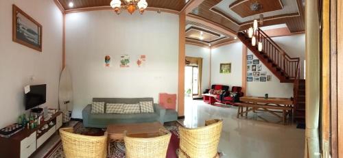 Χώρος καθιστικού στο Walur Surf Villa