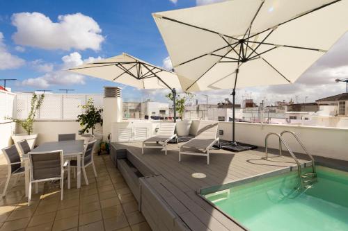 Swimmingpoolen hos eller tæt på Veoapartment Cervantes Terraza