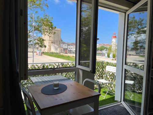 Les 3 Tours et parking