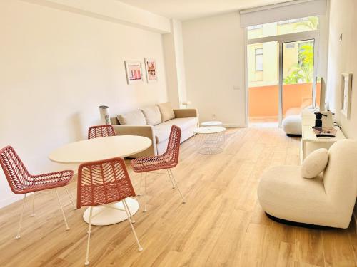 Pink Alta apartment with pool