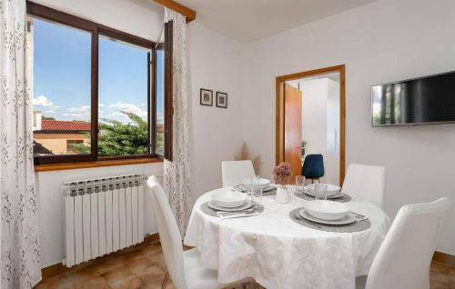 Awesome Apartment In Porec With Wifi