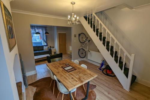 Gallery image of Warm family home 2DB House! in Manchester