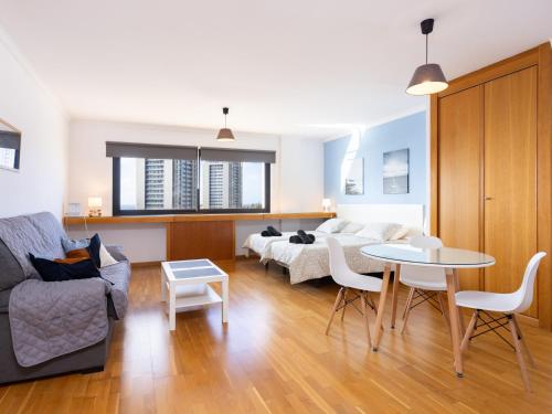 Home2Book Charming Studio Santa Cruz City Views