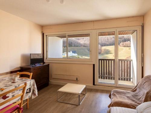Studio 6 pers. avec balcon et accès direct aux pistes à Eaux-Bonnes - FR-1-400-6