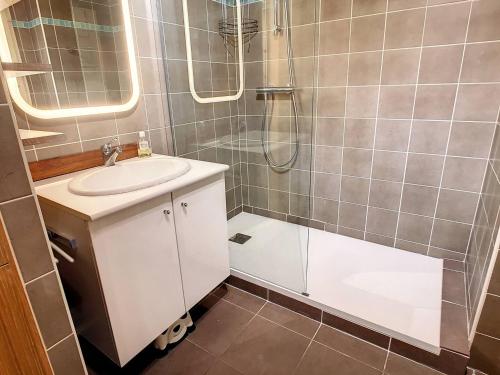 Koupelna v ubytování Appartement Châtelaillon-Plage, 3 pièces, 5 personnes - FR-1-710-18