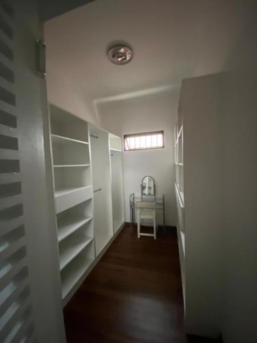 Una cama o camas en una habitación de Elementz Villa
