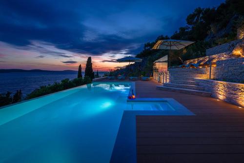 La alberca dentro o cerca de Luxury Villa Hvar Carpe Diem with private pool by the sea