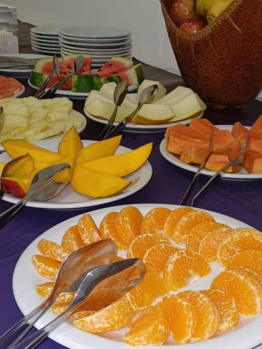 ホテルの敷地内または近くでの食事または食べ物