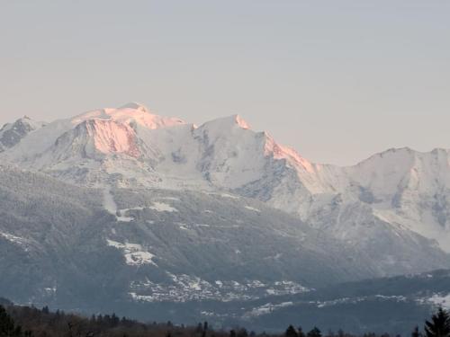 Imagen de la galería de Studio 2 voyageurs au cœur de ville, en Sallanches