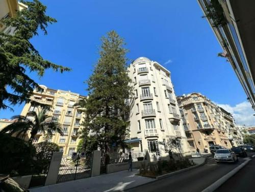 Luxueux Appartement 115m2, 3 Chambres centre ville avec parking à 5 min plage -climatisation photo 25