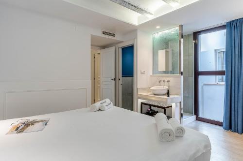 Enjoybcn Colon Apartments photo 54