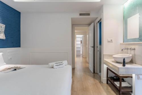 Enjoybcn Colon Apartments photo 55