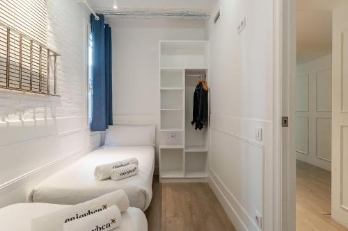 Enjoybcn Colon Apartments photo 63