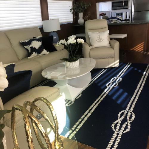Luxury Afloat Yacht Paradise 3 bedrooms 3bath 5 beds with full Marina view photo 4