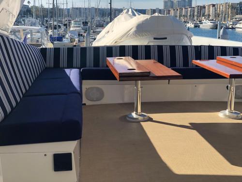 Luxury Afloat Yacht Paradise 3 bedrooms 3bath 5 beds with full Marina view photo 18