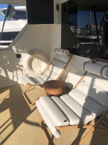 Luxury Afloat Yacht Paradise 3 bedrooms 3bath 5 beds with full Marina view photo 15