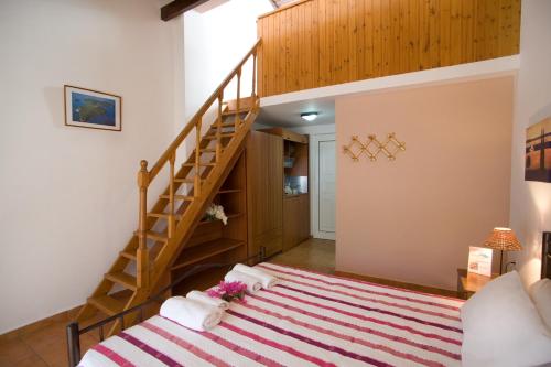 Imagine din galeria proprietății CAMPING POROS BEACH în Mikros Gialos