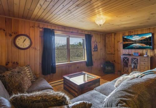Televisyen dan/atau pusat hiburan di The Lookout
