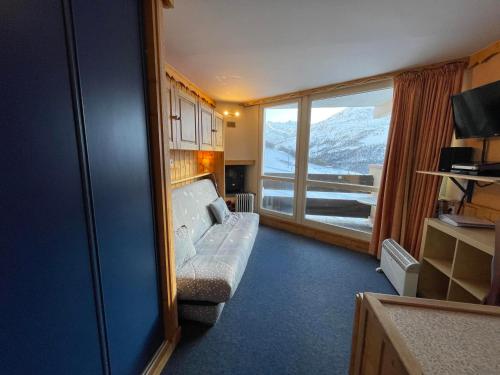 Postel nebo postele na pokoji v ubytování Studio chaleureux 19m² pour 3 personnes, balcon sud, pied des pistes, Preyerand, Les Menuires - FR-1-452-251
