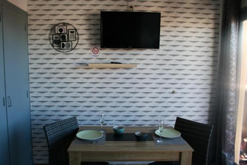 Studio avec terrasse et wifi a Canet en Roussillon